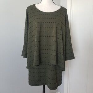 ISLE by Melis Kozan forest green layered mini S minimalist